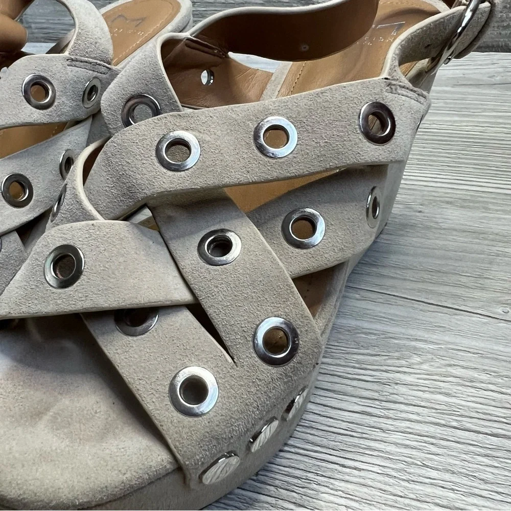 Marc Fisher super cute Bloom Grommet Platform leather Sandals size 6.5
